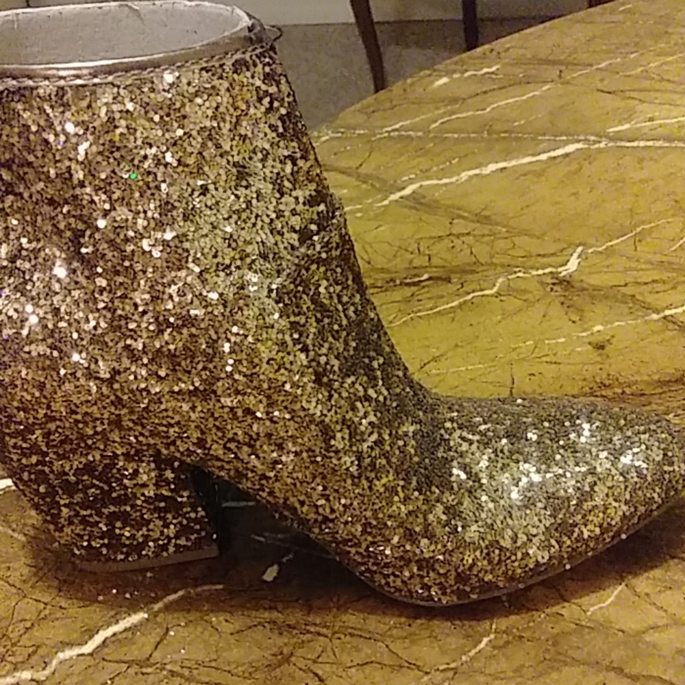 Shoe